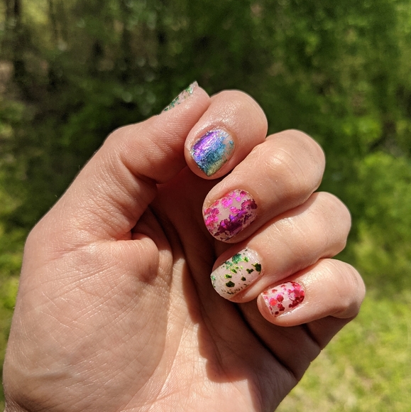 5 for $15 Nail Wraps- Pollack's Rainbow (transparent) - Picture 2 of 3